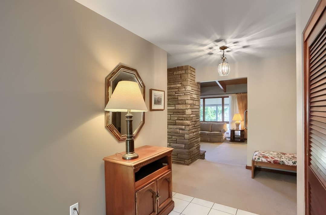 110 Hemlock Ln, Monroeville PA  15146-2313 exterior