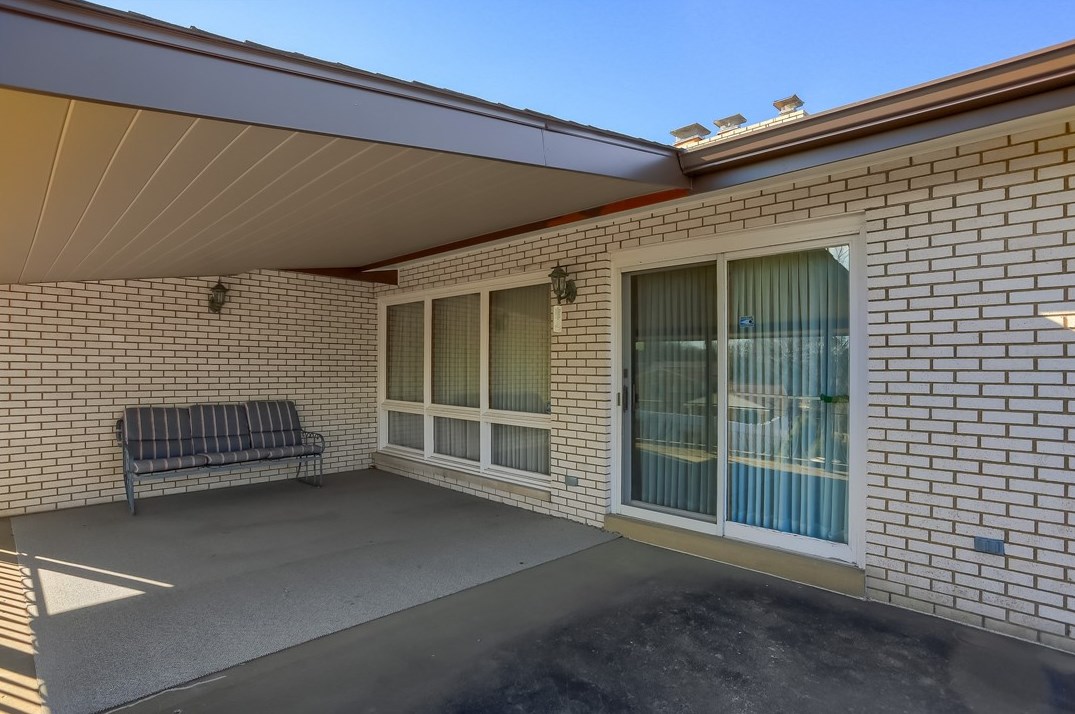 110 Hemlock Ln, Monroeville PA  15146-2313 exterior
