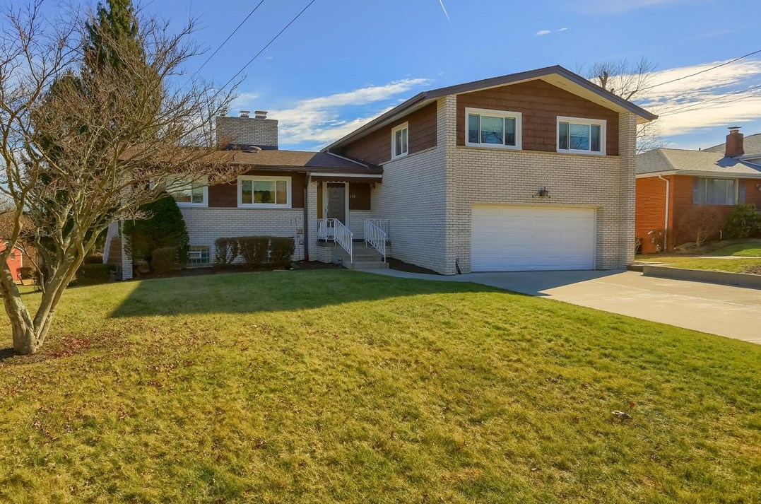 110 Hemlock Ln, Monroeville PA  15146-2313 exterior