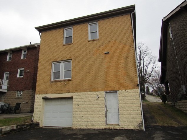 635 Locust St, Turtle Creek, PA 15145
