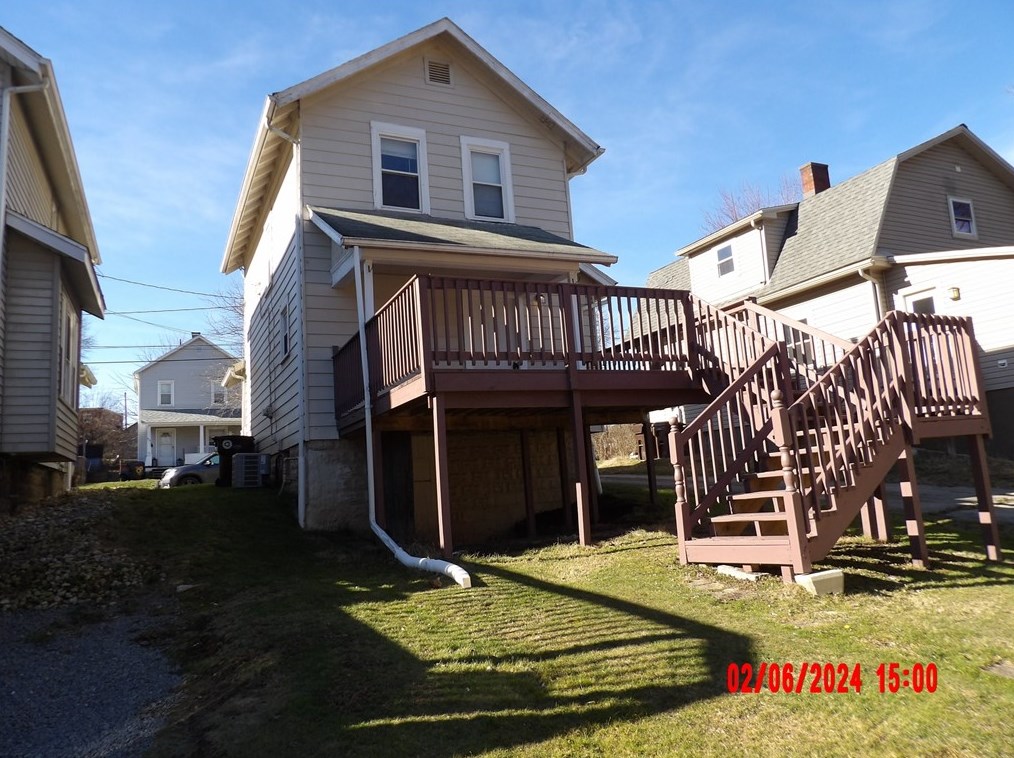 460 Mcconnell St, Grove City, PA 16127-1726