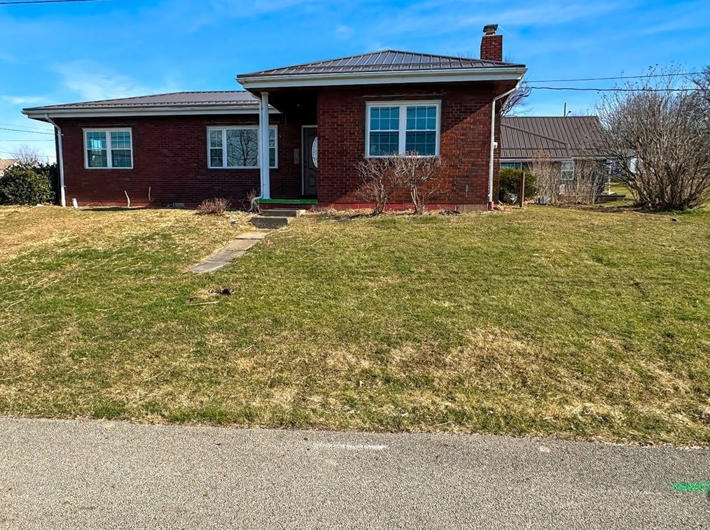 106 Harvey St, Hopwood, PA 15445