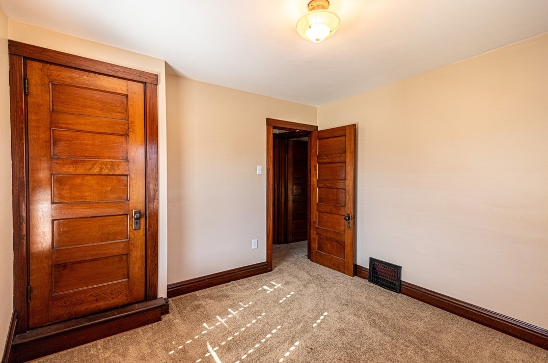 219 Foch St, Ellwood City PA  16117-3816 exterior
