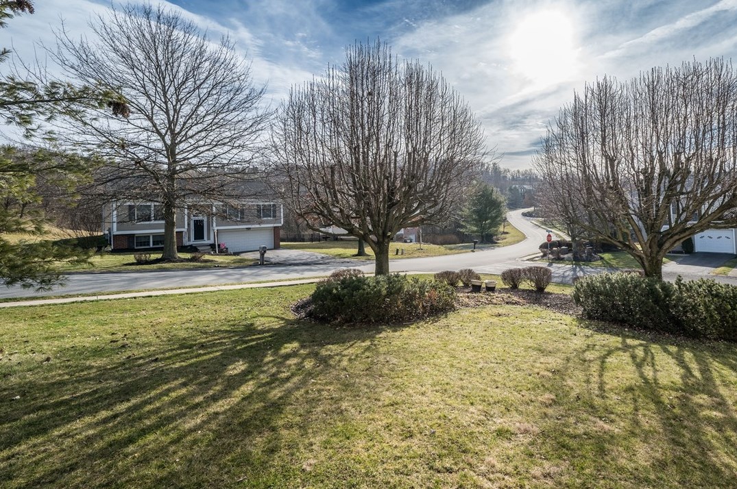 310 Winners Cir, Canonsburg PA  15317-5002 exterior