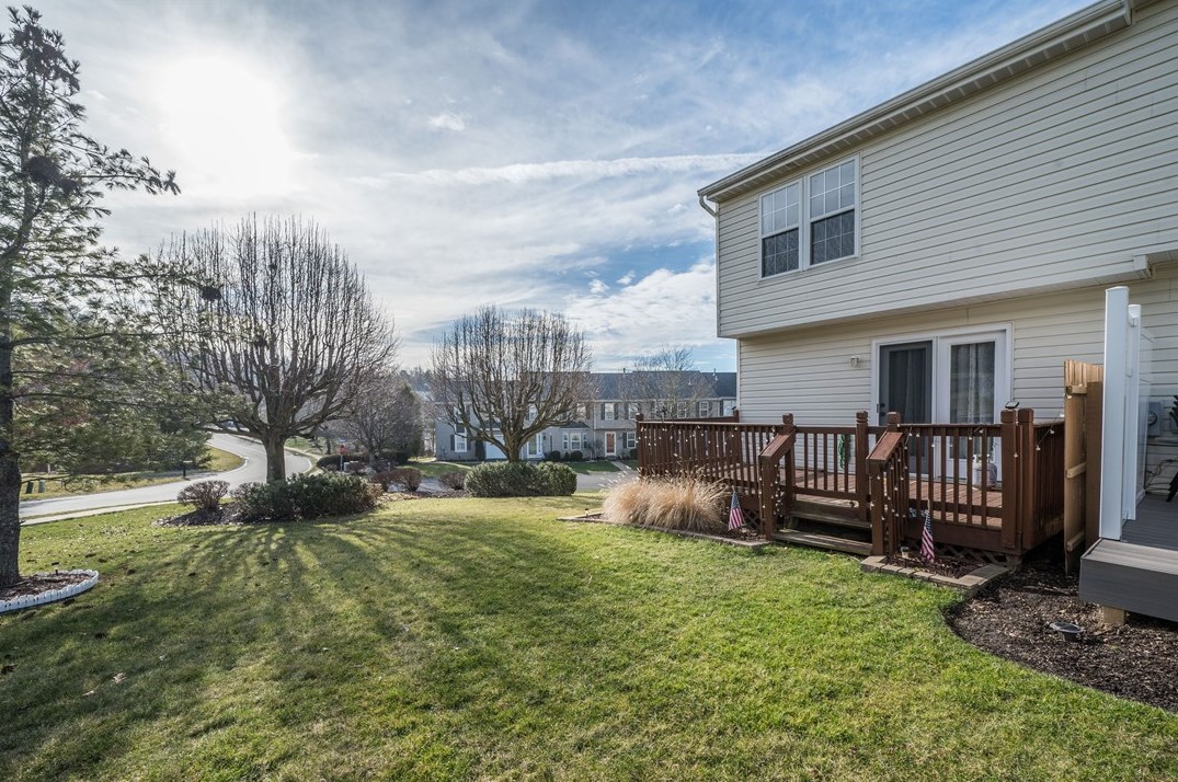 310 Winners Cir, Canonsburg PA  15317-5002 exterior