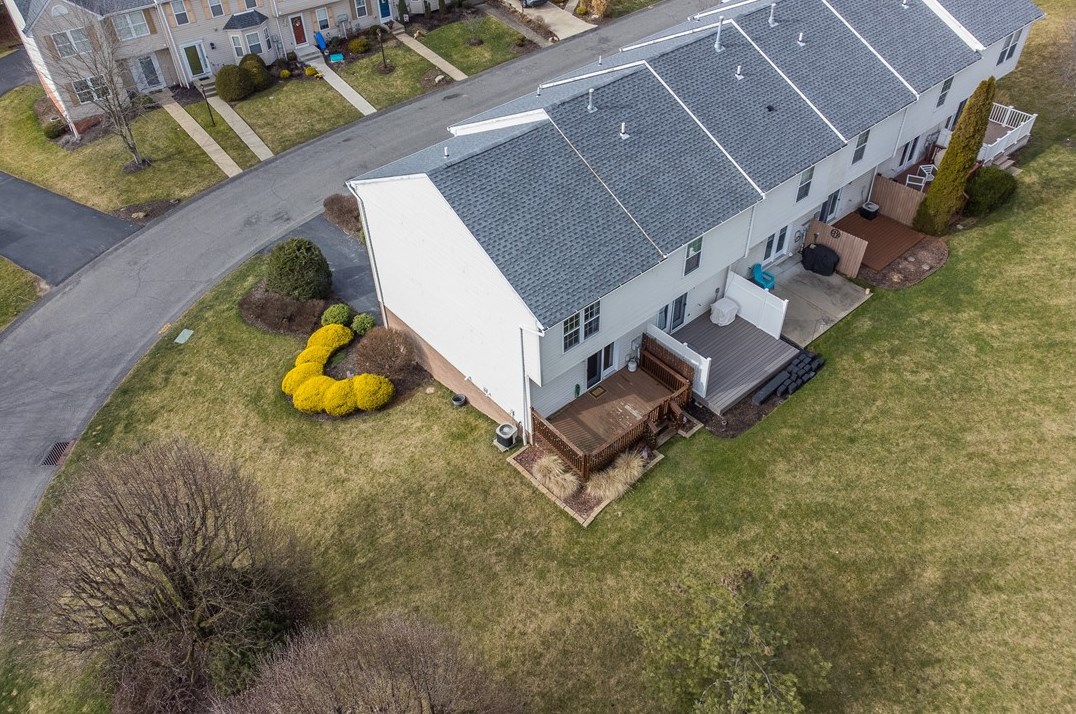 310 Winners Cir, Canonsburg PA  15317-5002 exterior
