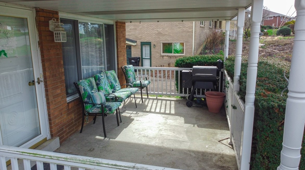 1331 Marcia Dr, North Huntingdon, PA 15642