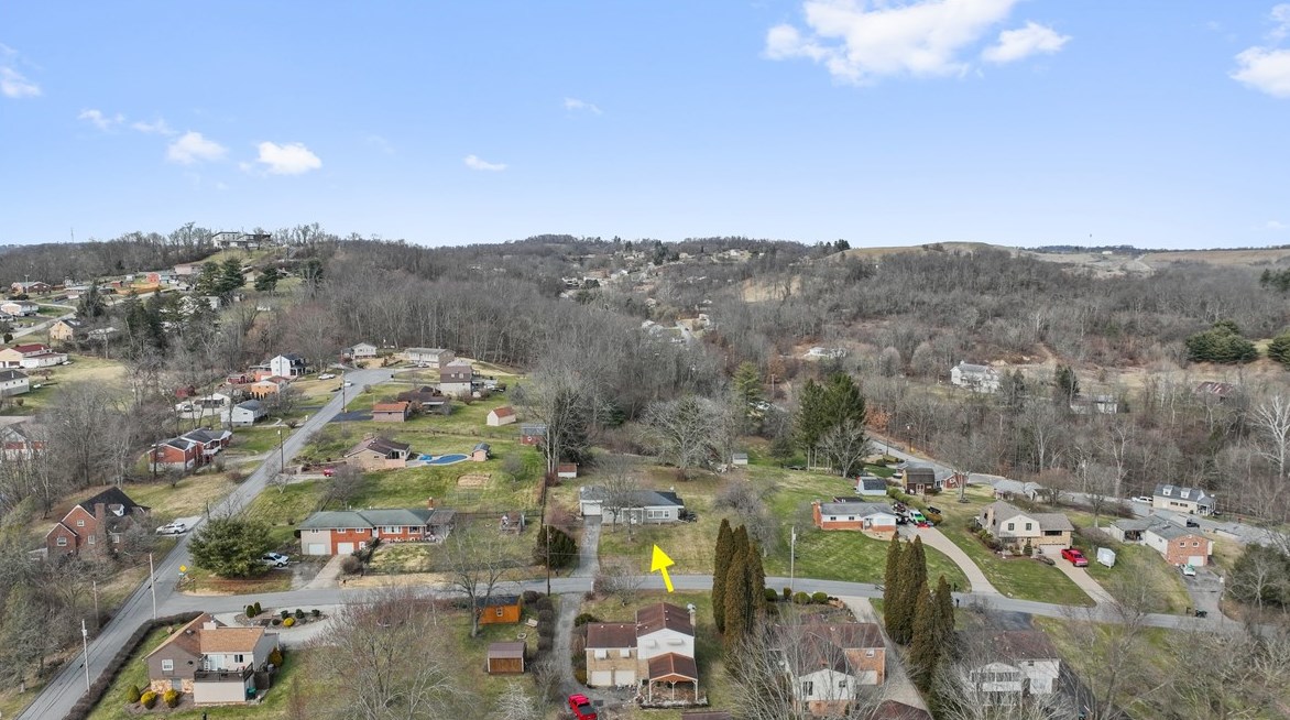 3 Thompson St, Finleyville, PA 15332-9436