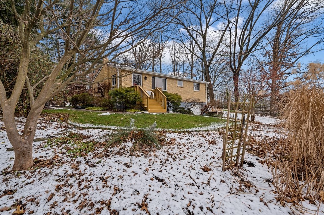 4010 Vista Vue Dr, Gibsonia, PA 15044
