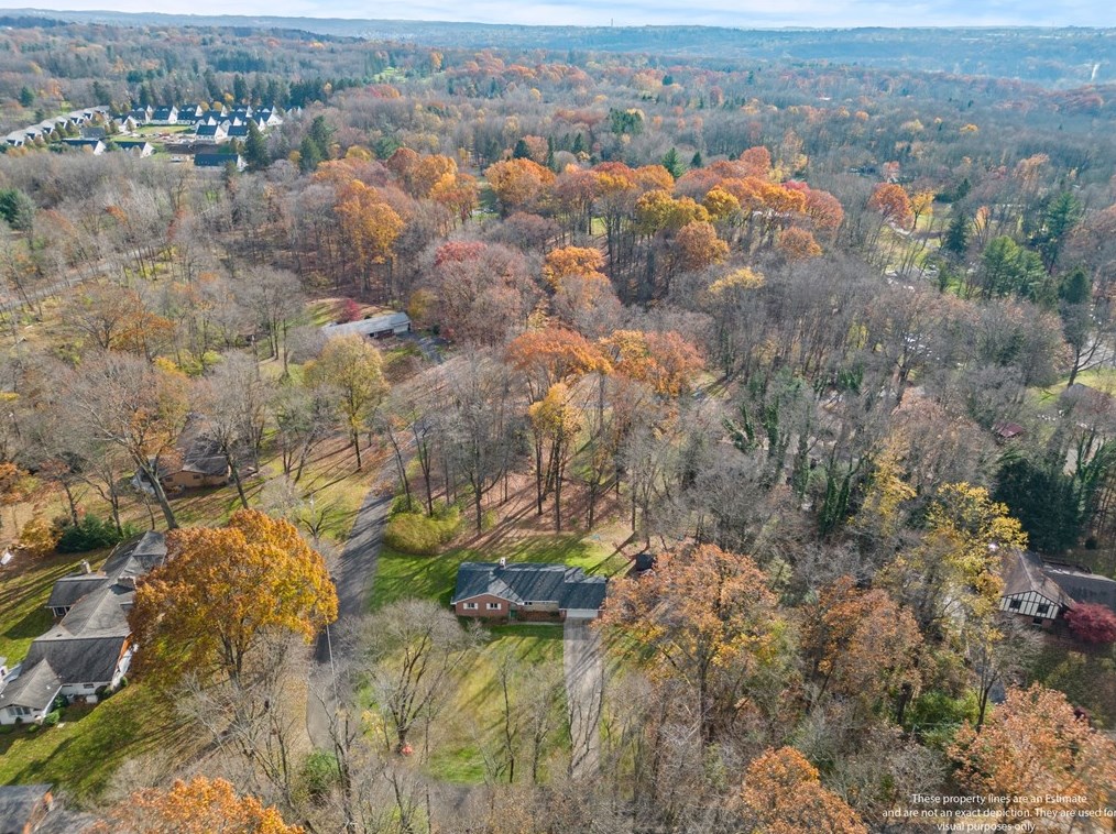 484 Kingswood Rd, New Castle, PA 16105