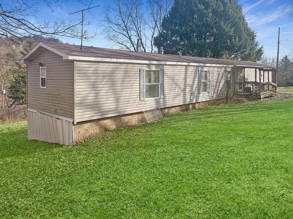 270 Polo Dr, Shelocta, PA 15774