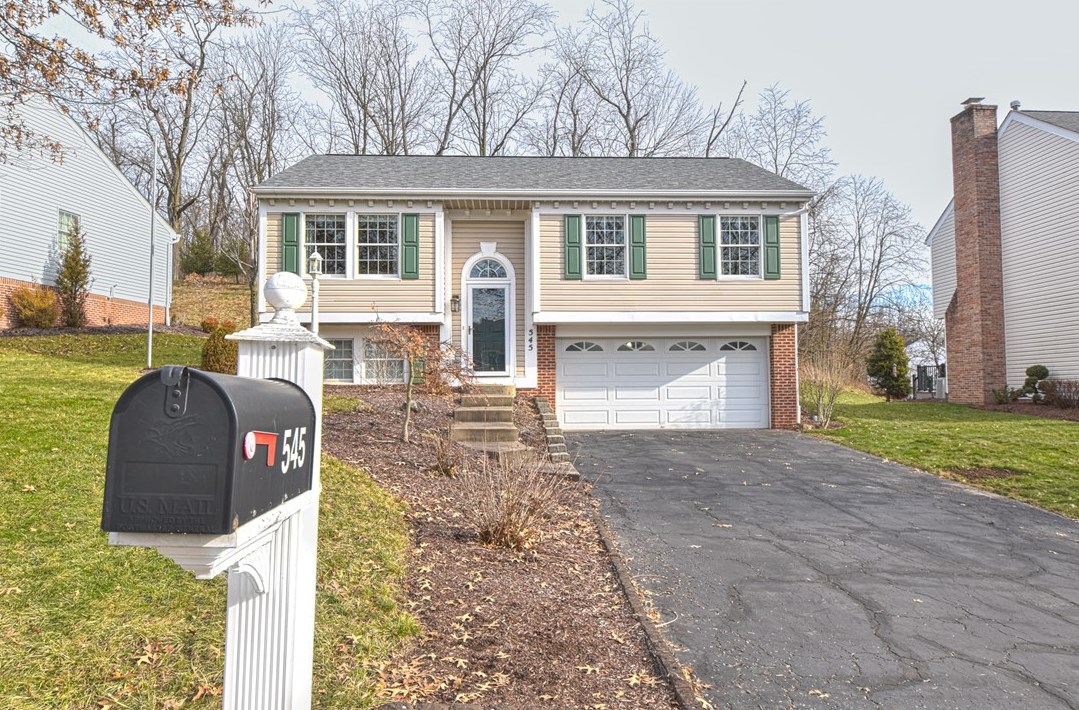 545 Cherryhill Dr, Bridgeville, PA 15017