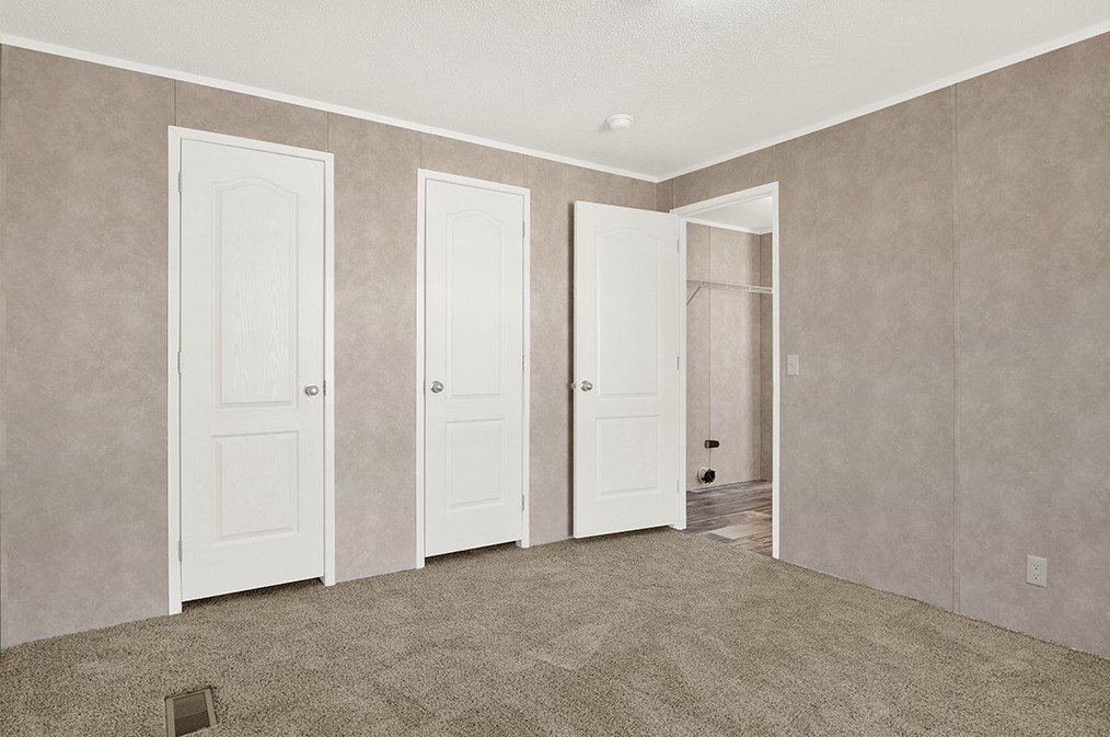 253 Colleen Ln, Jeannette, PA 15644