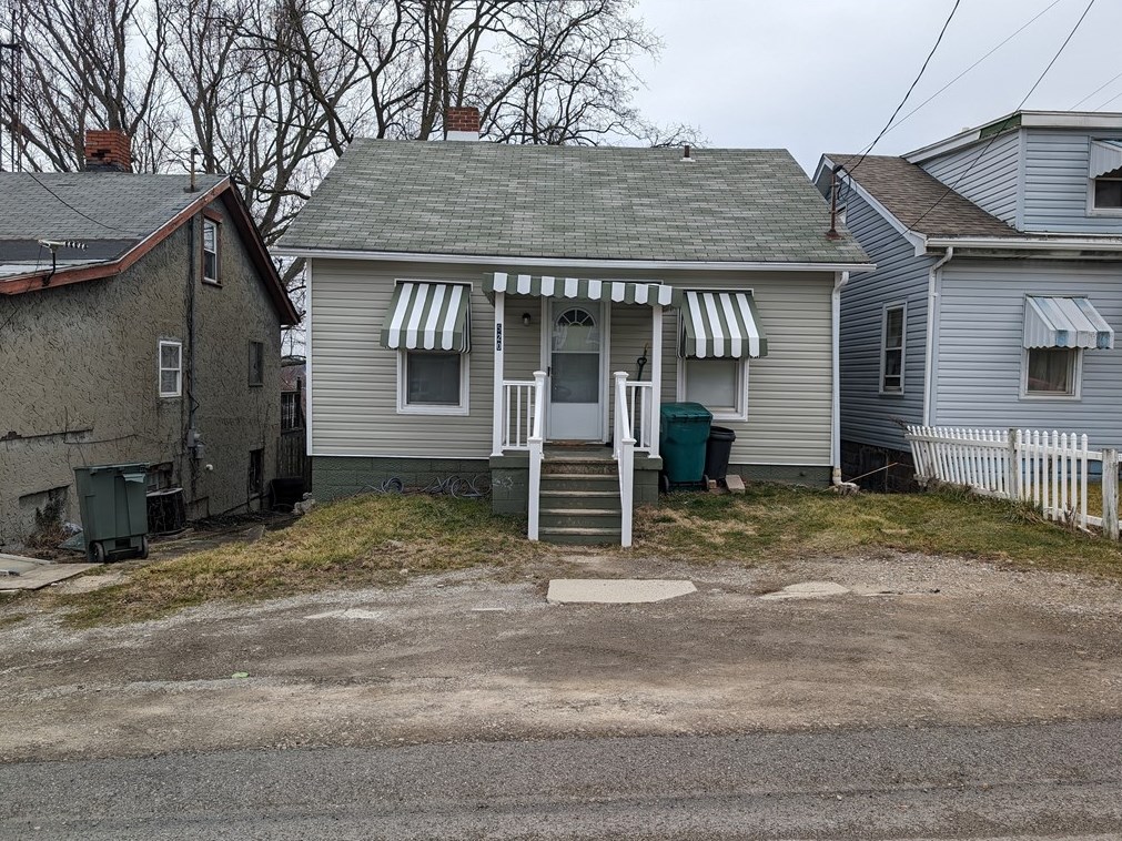 520 Hayes Ave, Washington PA  15301-5424 exterior