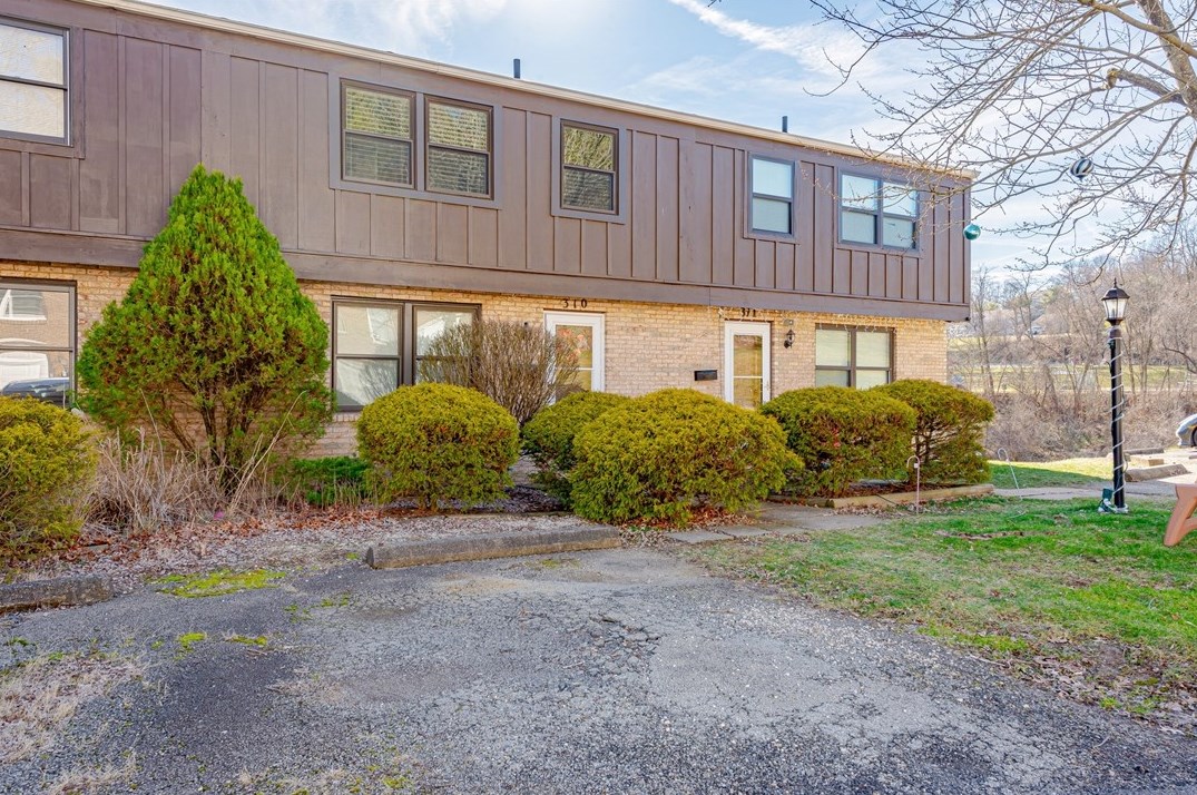 310 Cricketwood Ct, Canonsburg, PA 15317-2302