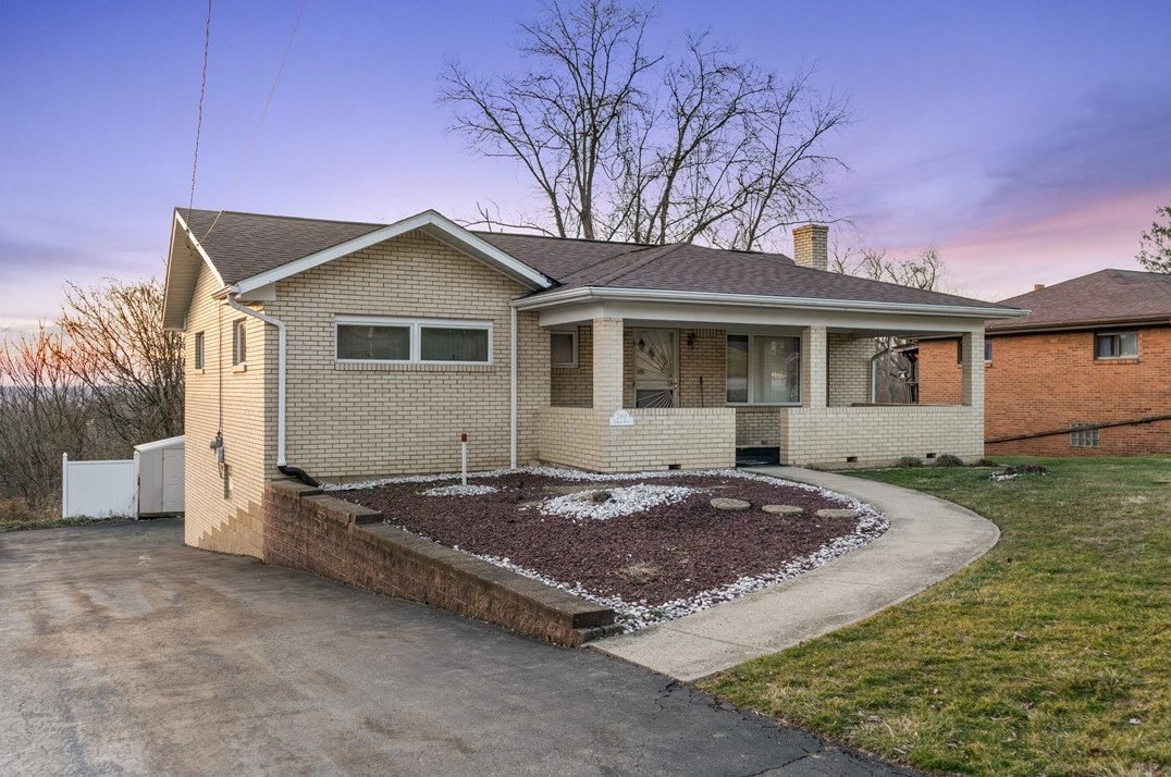2160 Thomas Dr, McKeesport, PA 15131
