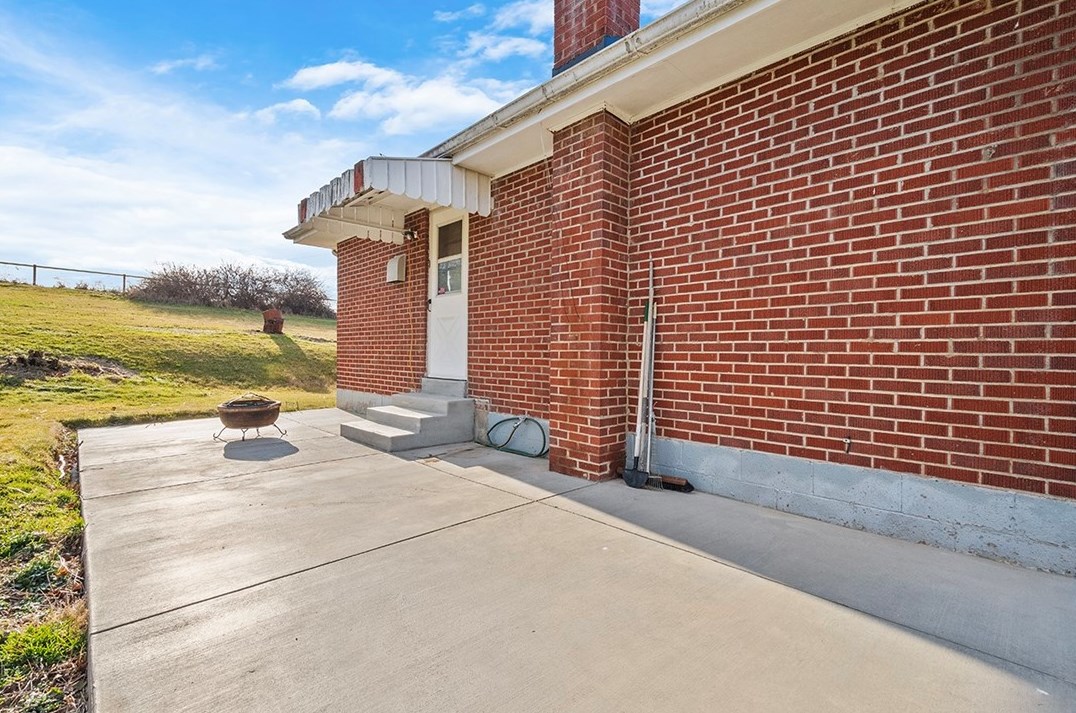 237 Lacock St, Washington PA  15301-2431 exterior