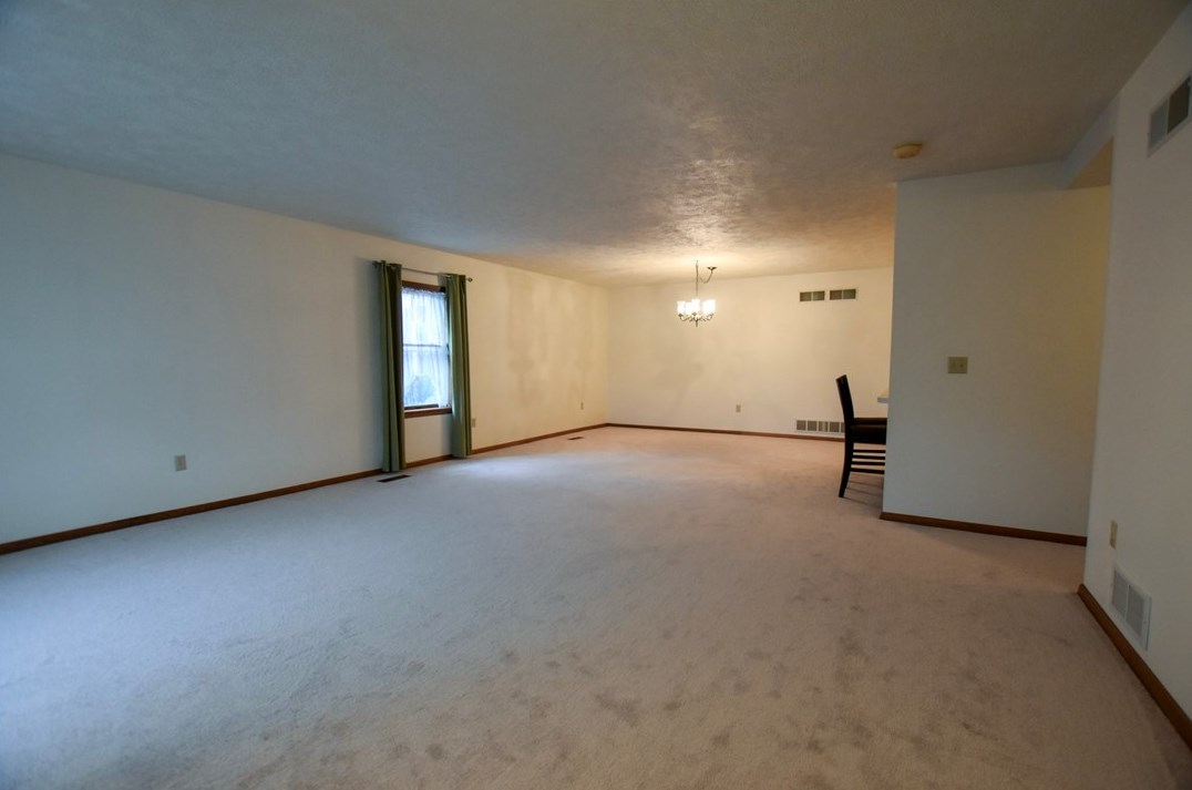 808 Holly Ct, Saxonburg, PA 16056-2214