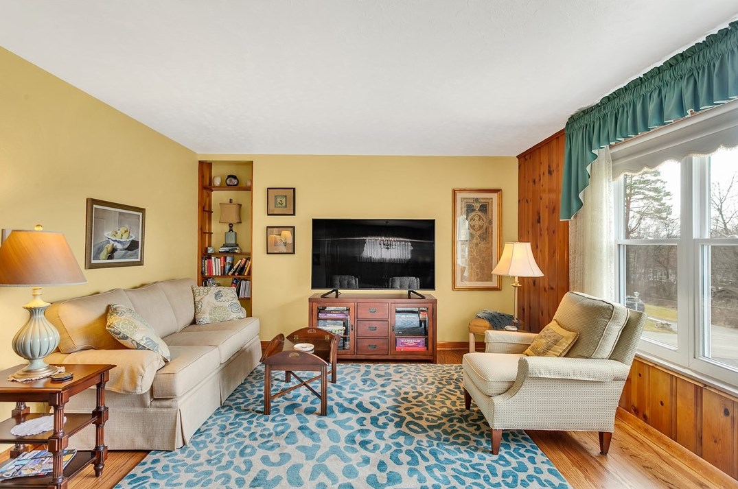 338 Crescent Dr, Greensburg, PA 15601