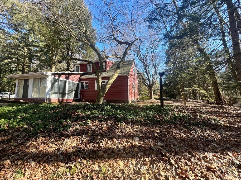 2009 Pulaski Rd, New Castle, PA 16105
