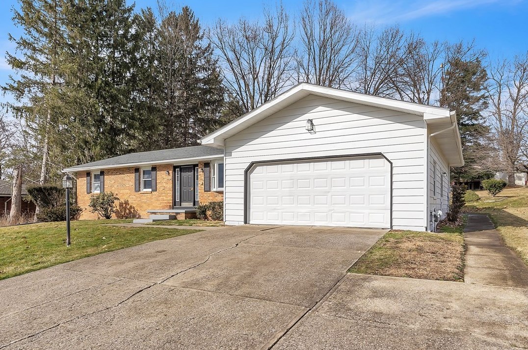 1973 Overlook Dr, Hermitage, PA 16148