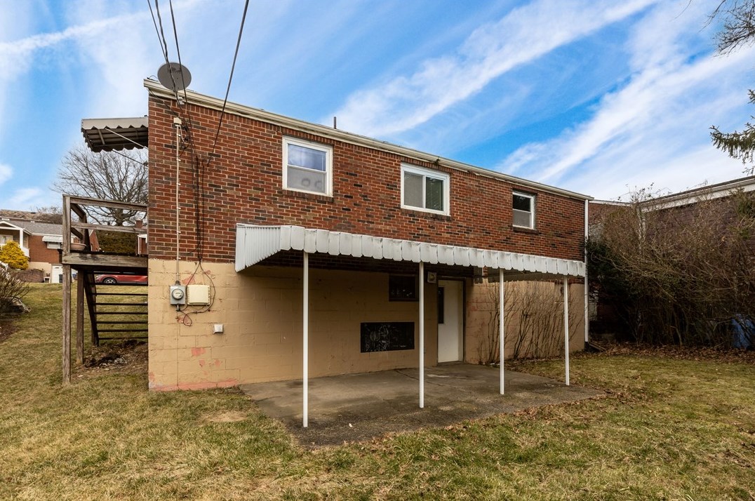 548 Somerville Dr, Pittsburgh, PA 15243