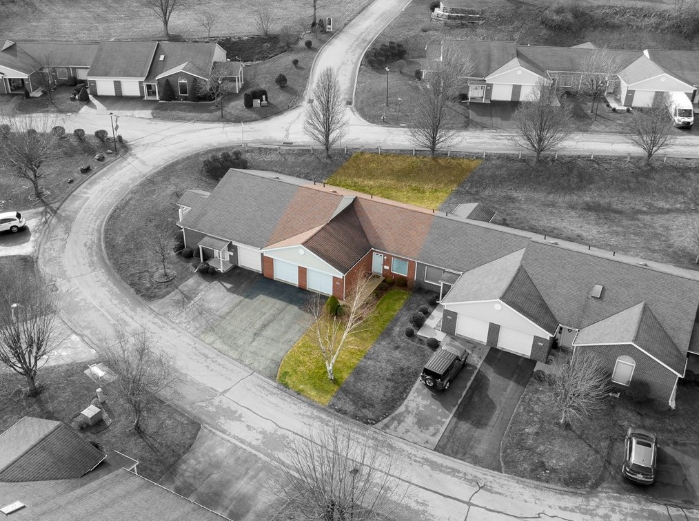 1468 Spg Crst Cir, Latrobe PA 15650-2287 exterior