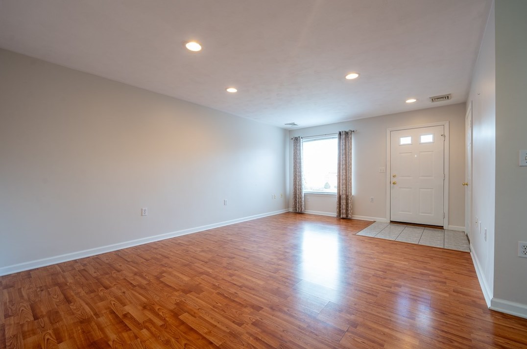 1468 Spg Crst Cir, Latrobe PA 15650-2287 exterior