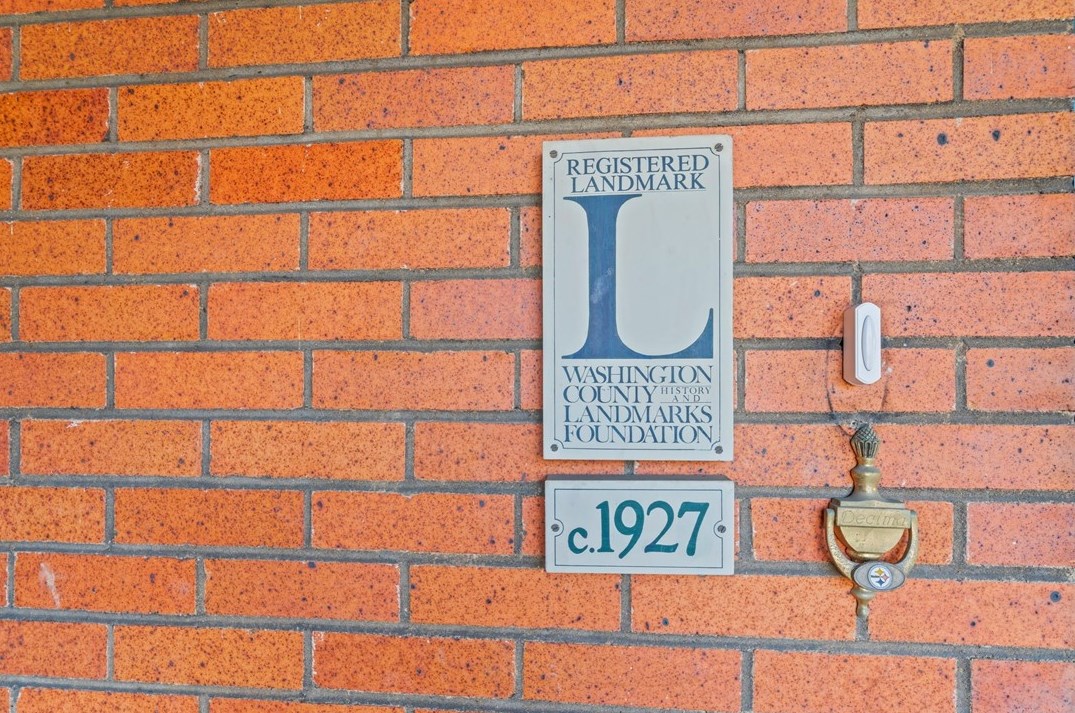 1046 Beau St, Washington, PA 15301-2927