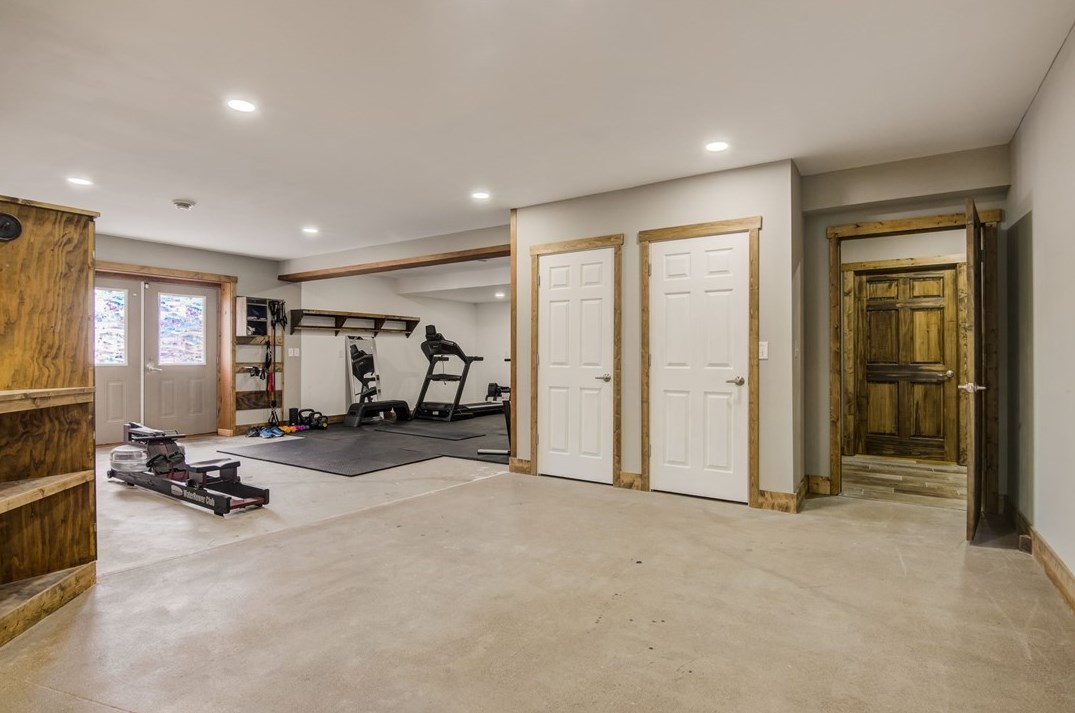 323 Blackhawk Rd, Beaver Falls PA  15010-1405 exterior