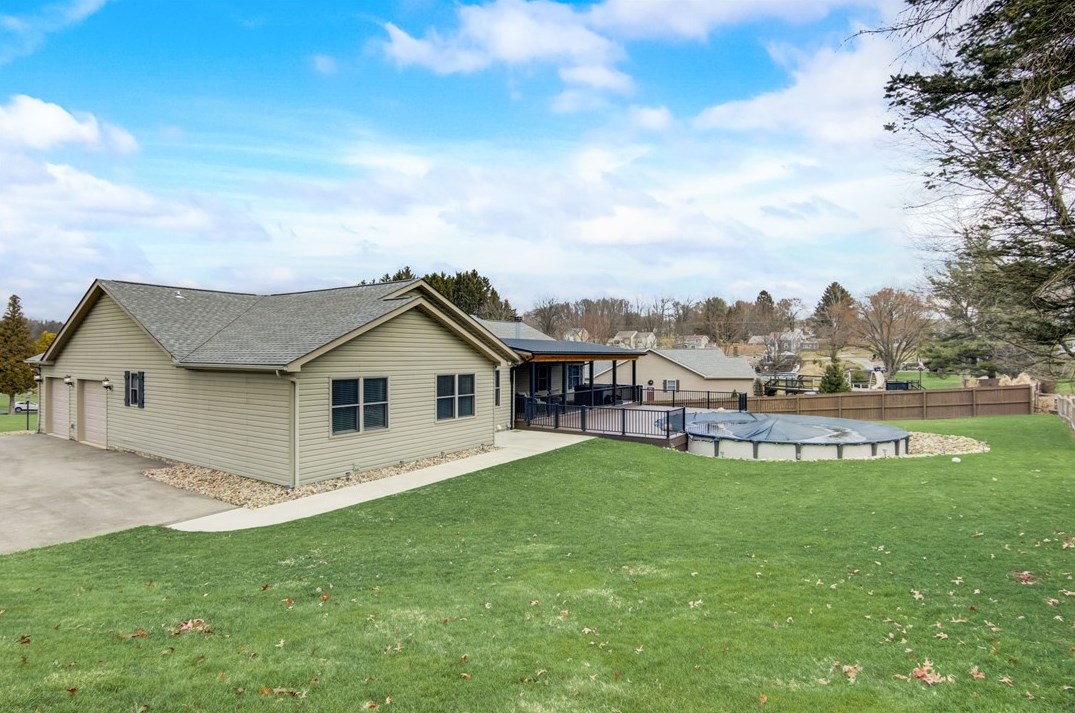 323 Blackhawk Rd, Beaver Falls PA  15010-1405 exterior