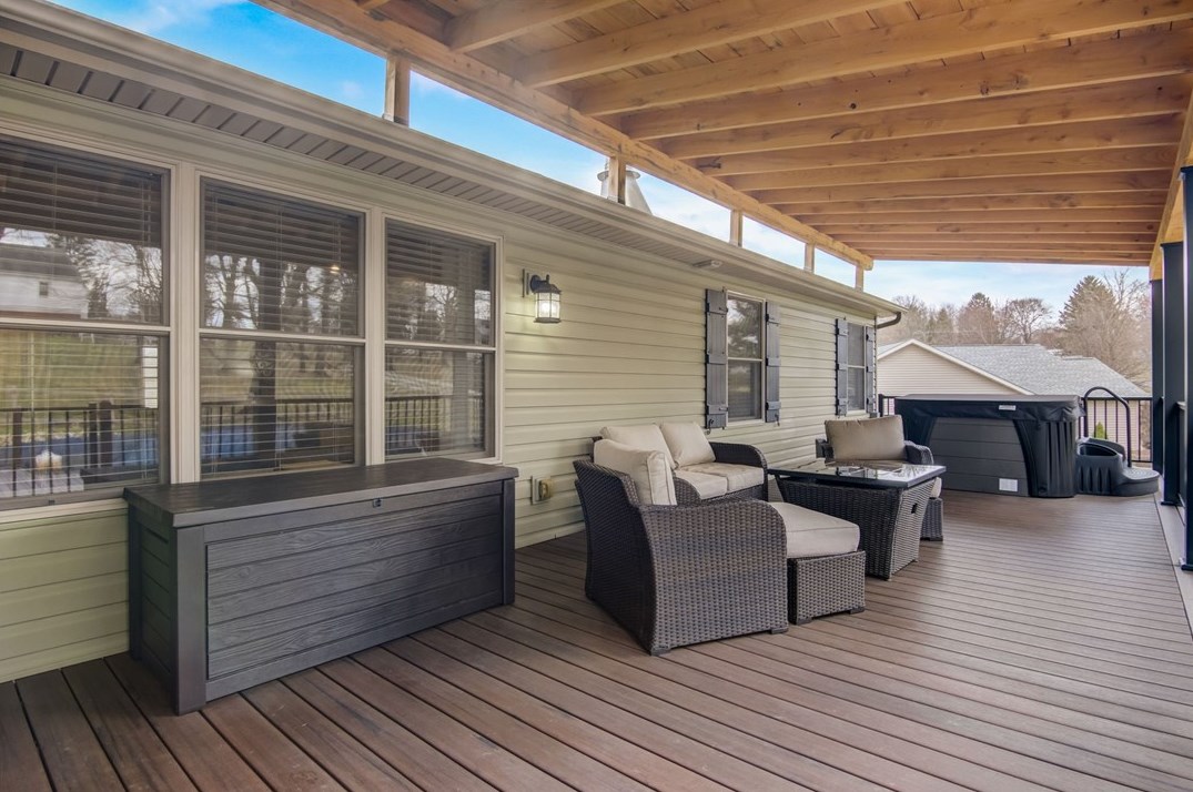 323 Blackhawk Rd, Beaver Falls PA  15010-1405 exterior