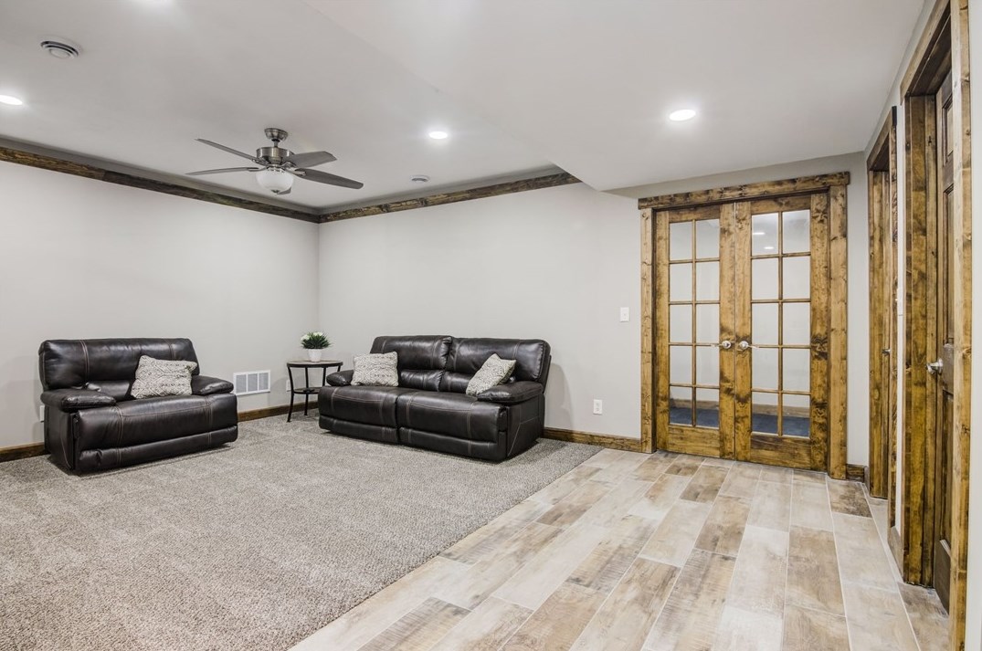 323 Blackhawk Rd, Beaver Falls PA  15010-1405 exterior