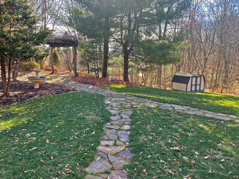 118 Woodside Dr, Canonsburg PA  15317-3244 exterior