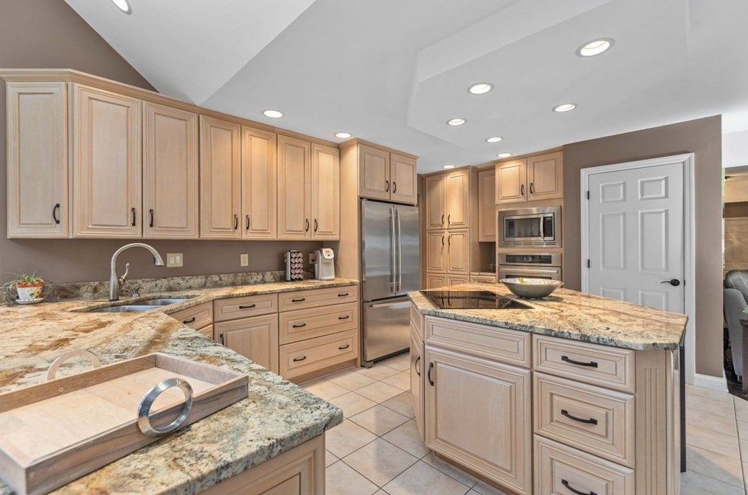 118 Woodside Dr, Canonsburg PA  15317-3244 exterior