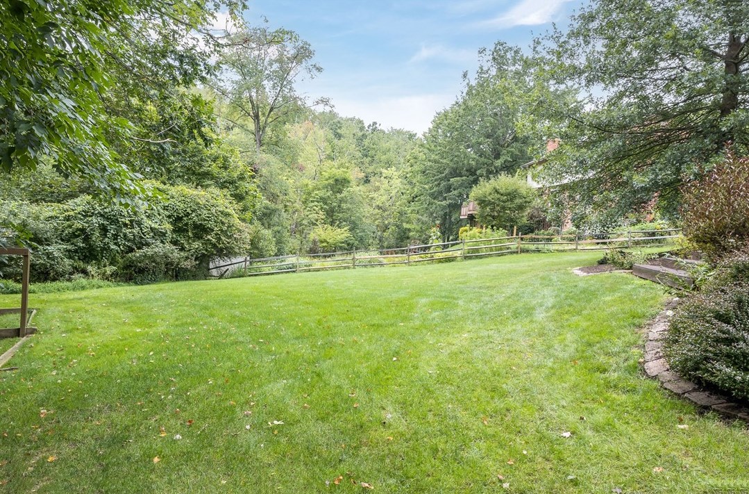 118 Woodside Dr, Canonsburg PA  15317-3244 exterior