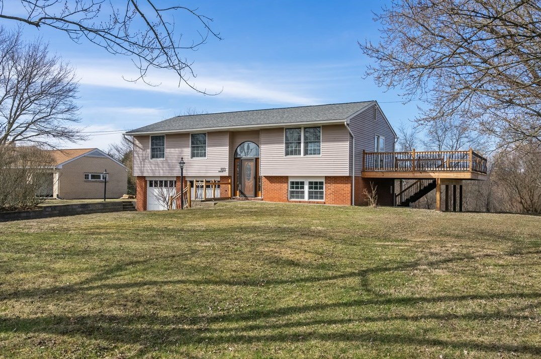 933 Monaca Rd, Monaca, PA 15061-2919