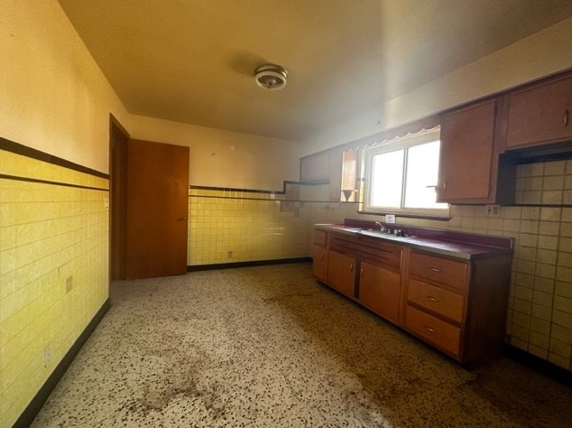 817 Sunset Blvd, Ellwood City PA  16117-1457 exterior