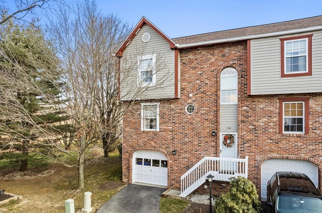 508 Carters Grove Dr, Gibsonia, PA 15044