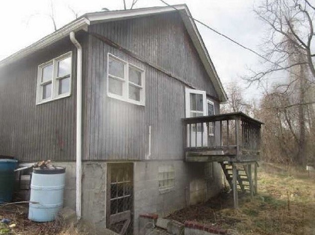 267 2nd St, Clarksville, PA 15322