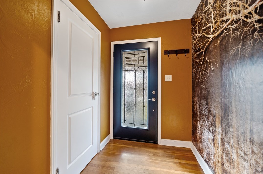 17 Maryland St, Houston, PA 15342
