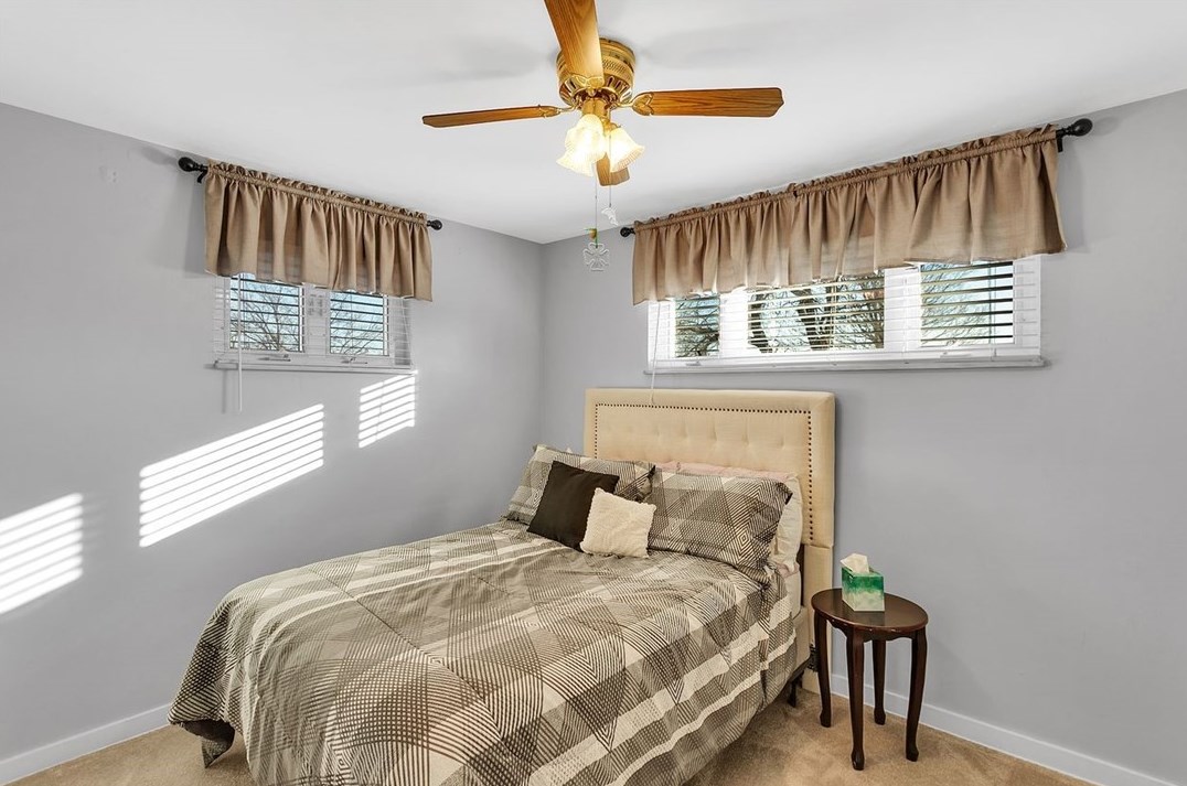 1532 Marion Dr, Finleyville PA  15332-1538 exterior