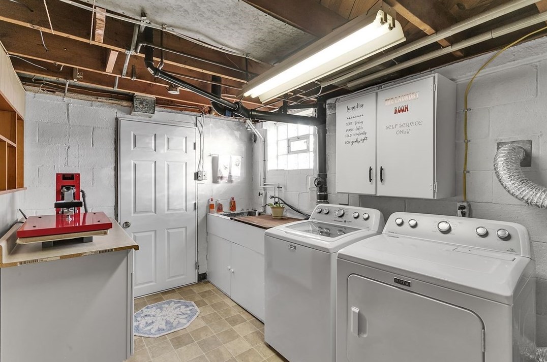 1532 Marion Dr, Finleyville PA  15332-1538 exterior