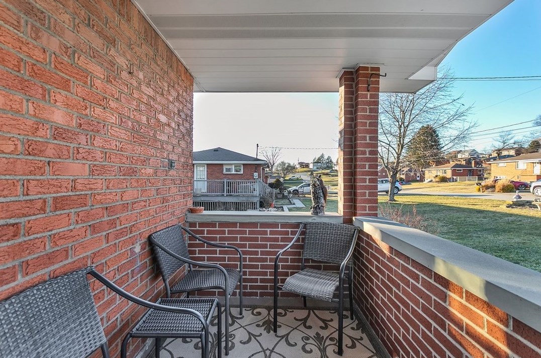1532 Marion Dr, Finleyville, PA 15332-1538
