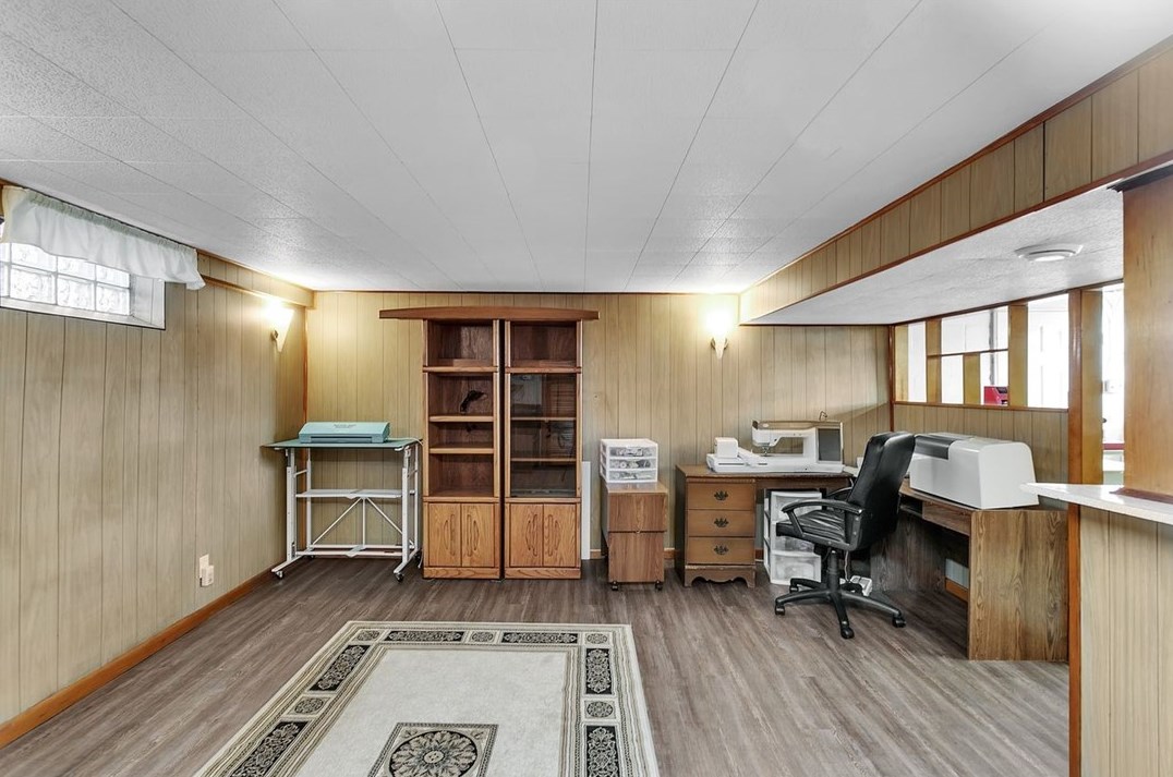 1532 Marion Dr, Finleyville PA  15332-1538 exterior