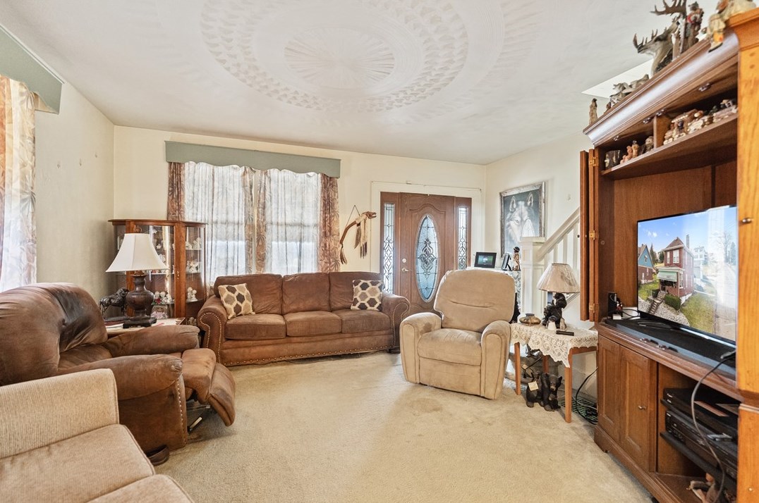 1000 Morton Ave, Mckeesport PA  15133-3930 exterior