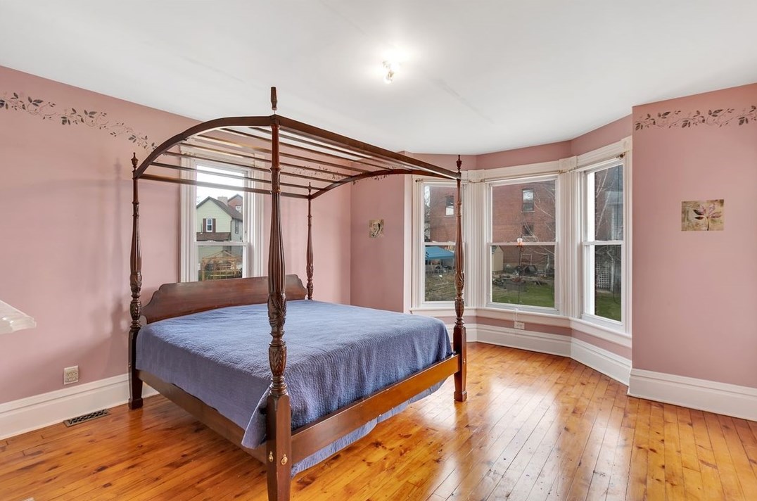 307 Liberty St, Perryopolis PA  15473-5306 exterior