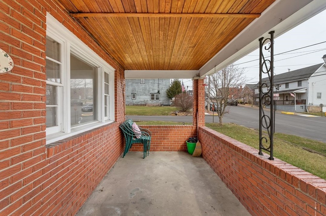 307 Liberty St, Perryopolis, PA 15473