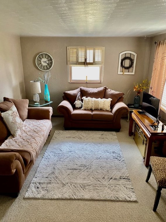 402 Gill Hall Rd, Jefferson Hills, PA 15025