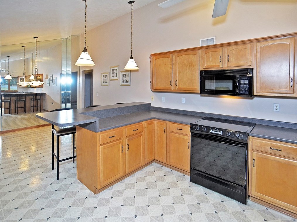11370 Guffey Rillton Rd, North Huntingdon, PA 15642